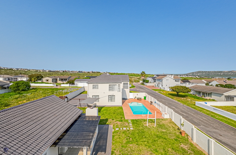 5 Bedroom Property for Sale in Country Club Western Cape